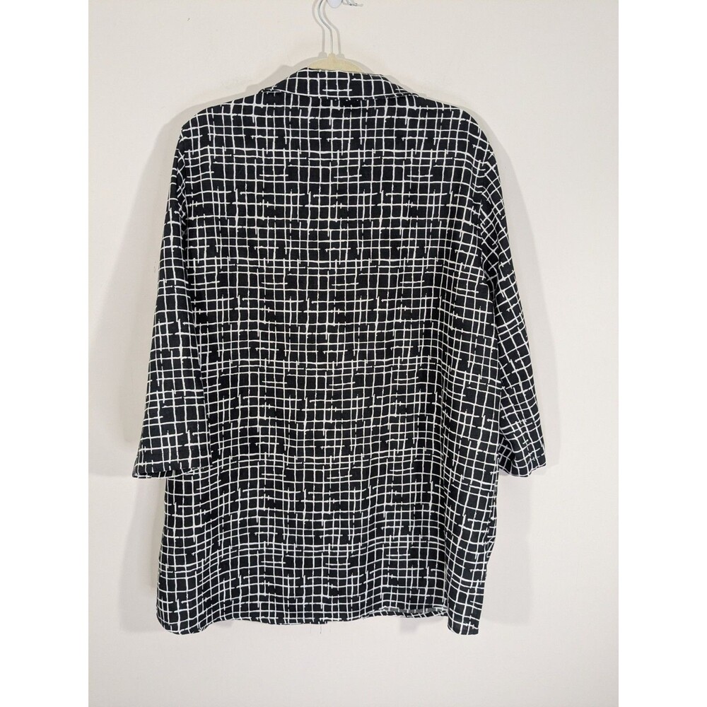 Caroline Rose Large Button Loop Over Shirt Black White Geometric Art to Wear 1X - Picture 7 of 7